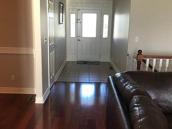 3rd image of 1704 E Grandview East Dr