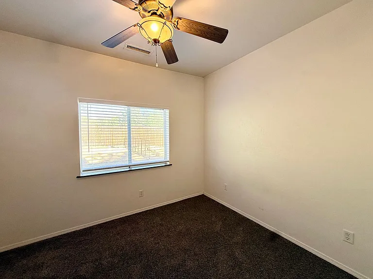 1460 Loren Dr — Photo 9
