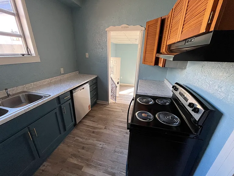 345 E Ridgeway St — Photo 17