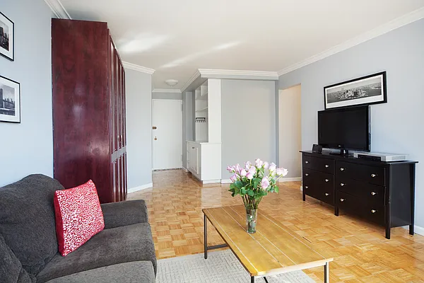 Rented by Compass | media 2