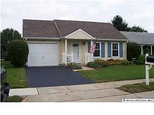16 Edgeware Pl photo 1