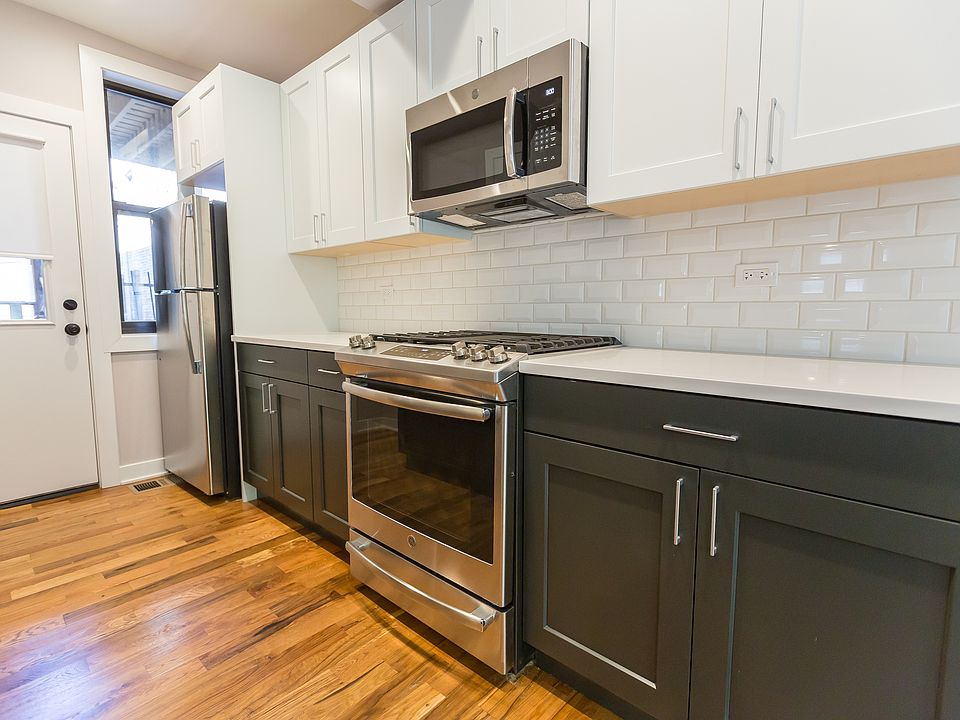 1st image of 926 W Oakdale Ave APT 2S