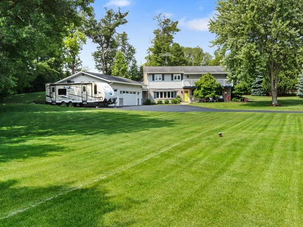 W5393 Briarwood ROAD, Elkhorn, WI 53121