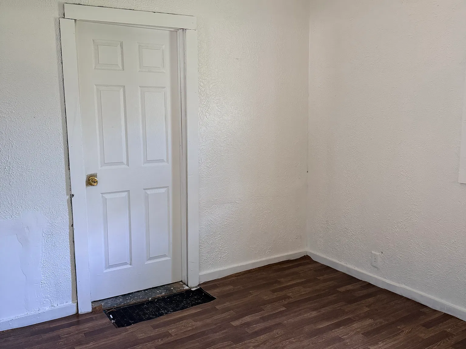 5 bed, 1200 sqft, $1,250 — Photo 4