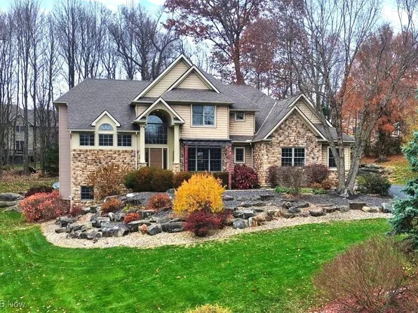 7950 Cobblestone Ln, Chagrin Falls, OH 44023