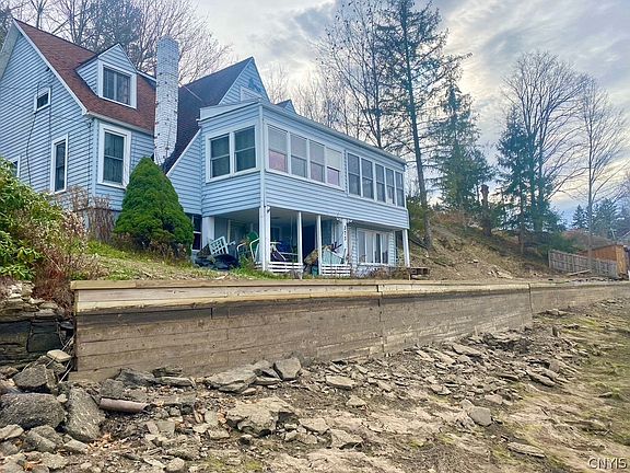 4th image of 373B N Shore Rd