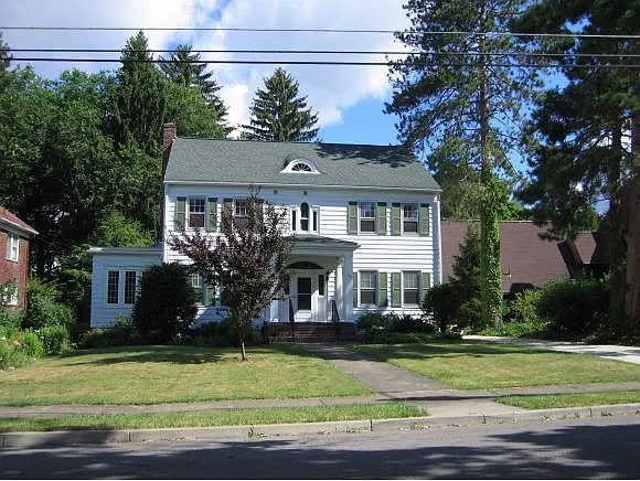 104 Vincent St photo 1