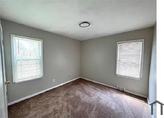 11910 Duchess St — Photo 8