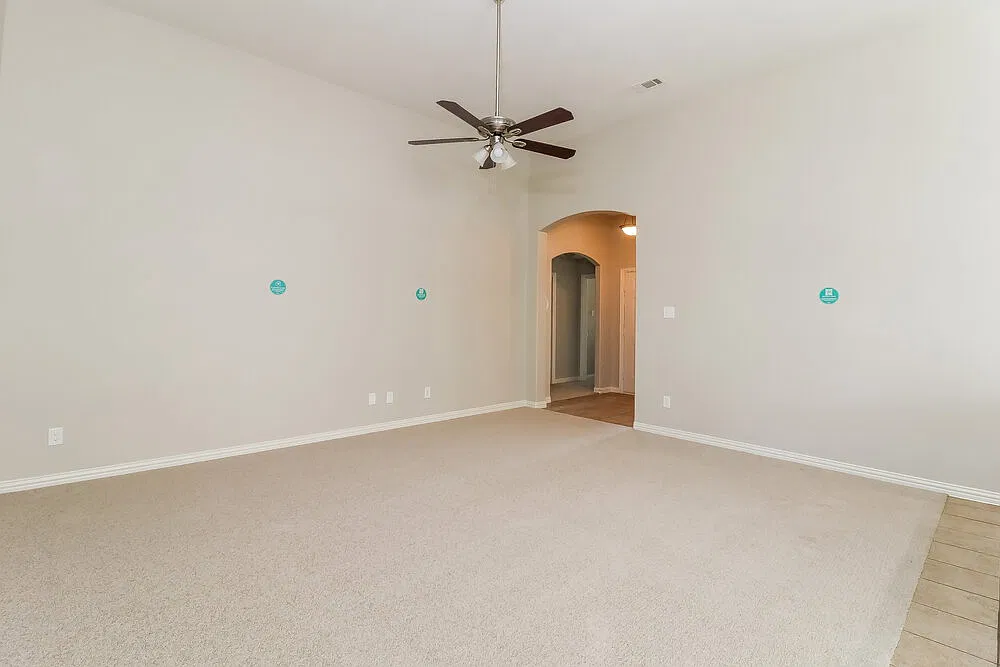 3 bed, 2.0 bath, 1812 sqft, $2,335 — Photo 3
