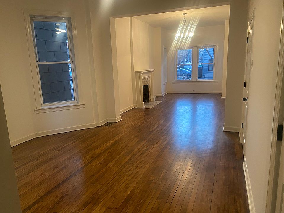 Dining / Family Rooms
