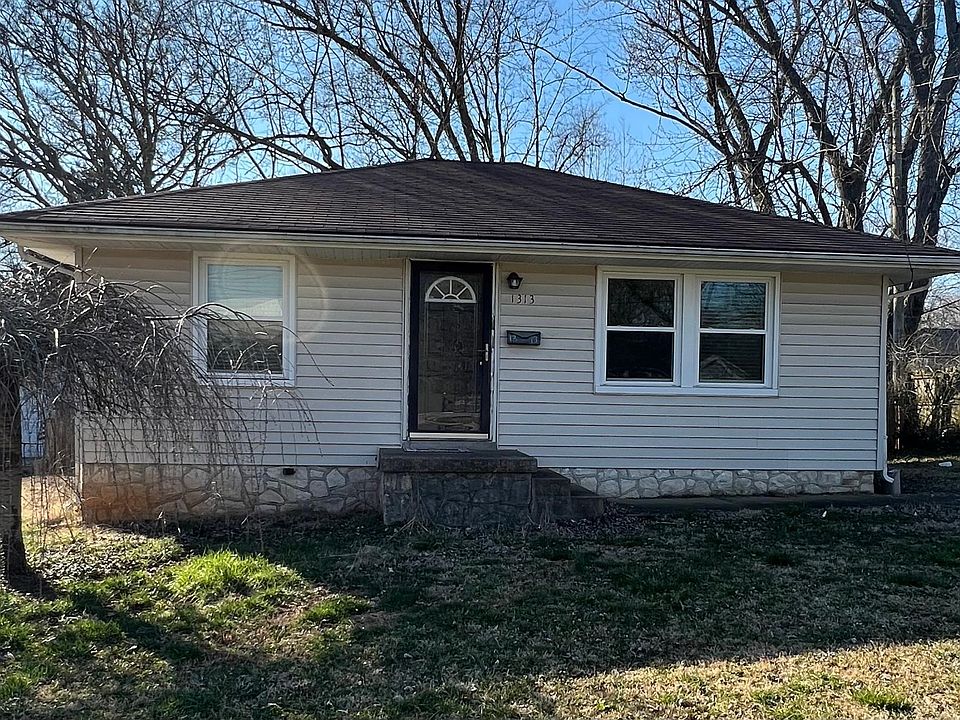 1st image of 1313 Henry Dr