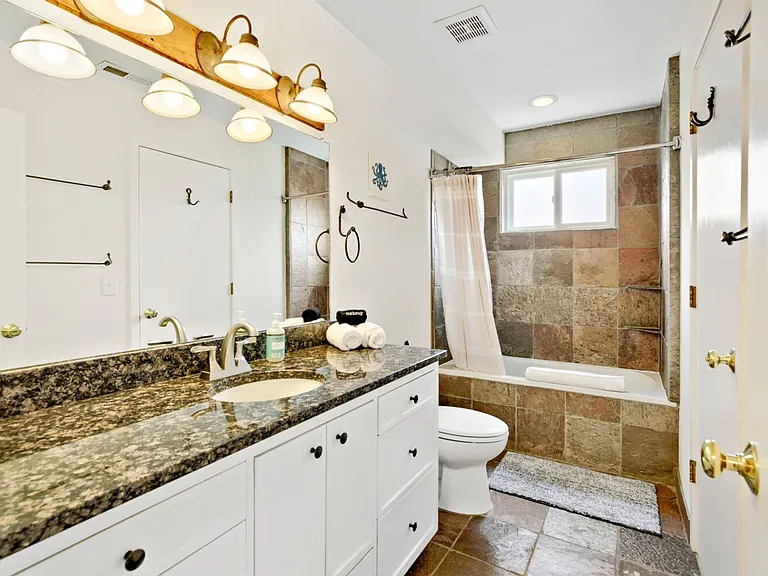 790 Walnut St #D — Photo 20