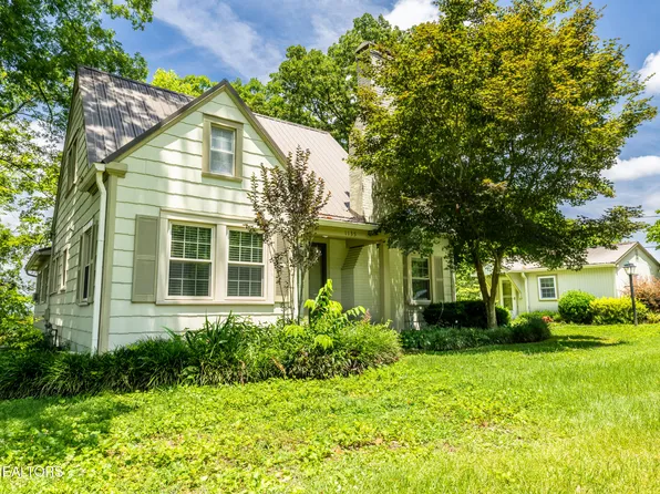 1135 View Dr, Maryville, TN 37801