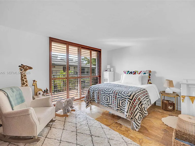 1700 S Bayshore Ln #3B — Photo 24