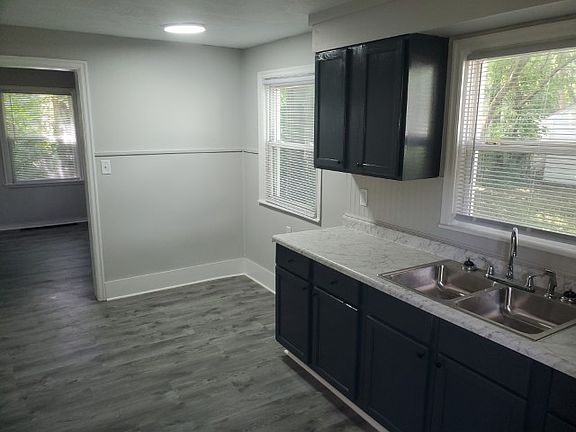 5th image of 1329 N Meade St