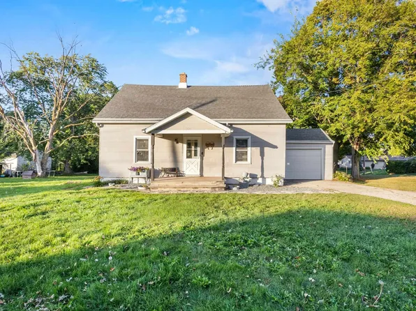 560 Green Bay Rd, Denmark, WI 54208