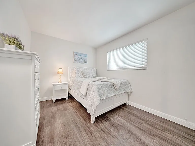 7405 Seashore Dr — Photo 17