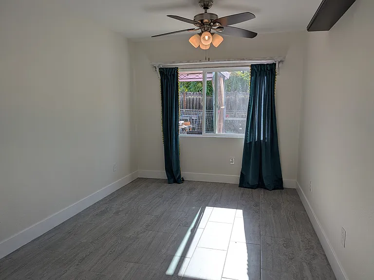 471 Robin Hill Ln #1 — Photo 7