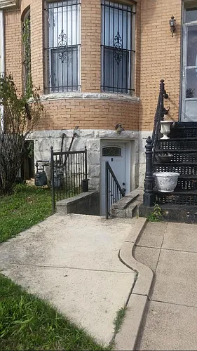 116 R St NE #B Photo 1