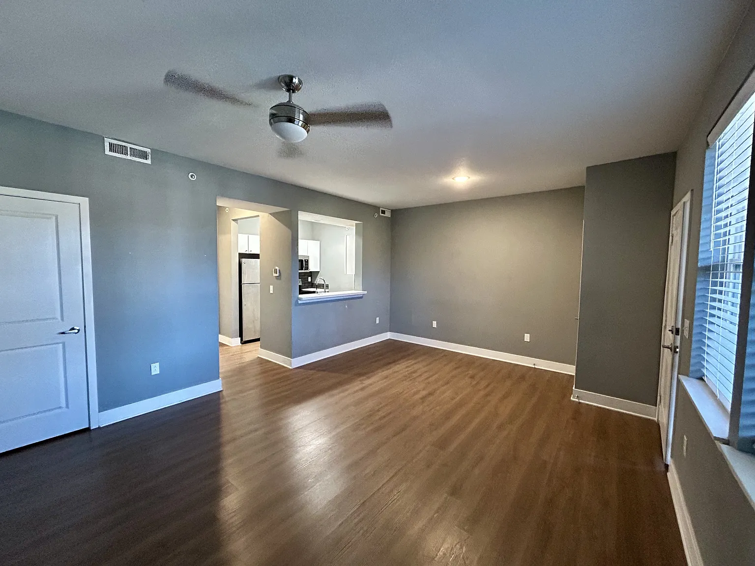 935 Michigan Street — Photo 2