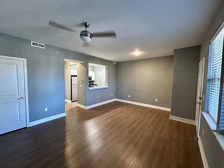 935 Michigan Street — Photo 18