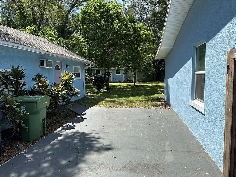 905 E Crawford St — Photo 7