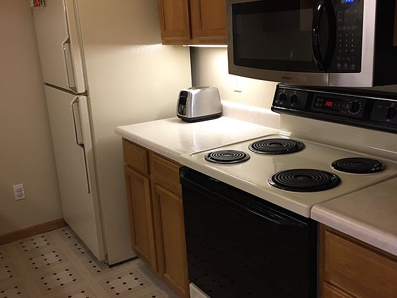 3rd image of 430 W Side Dr