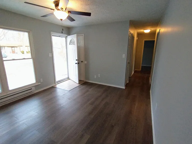 4521 Phoenix Dr — Photo 3