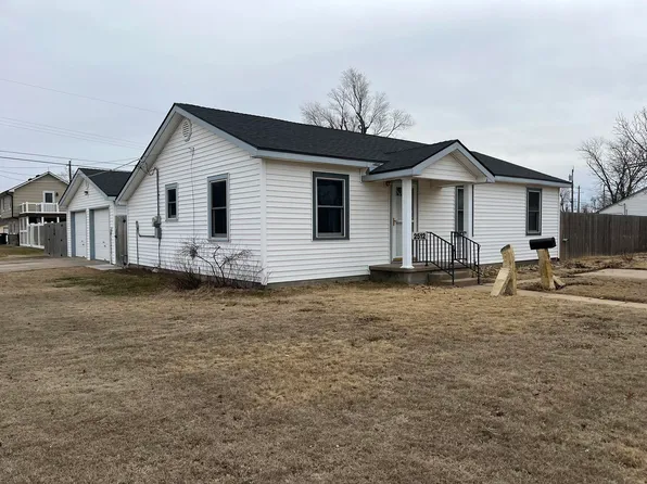2512 Gano St, Great Bend, KS 67530
