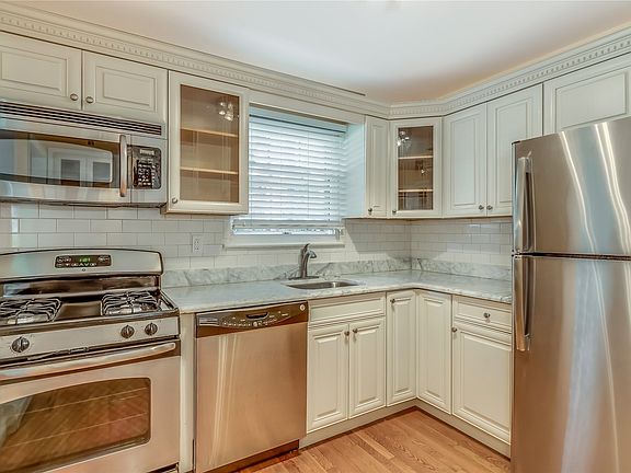 3rd image of 2310 Wilshire Ln #2310