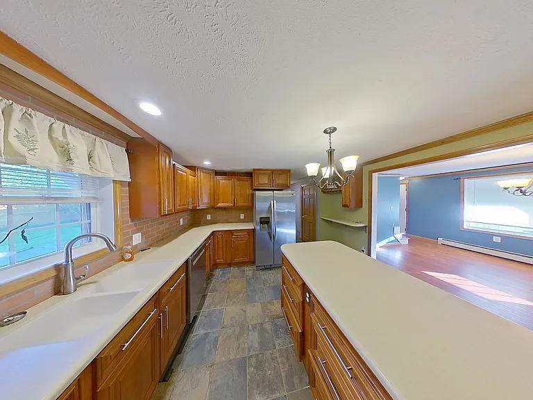 43 Mission Ave — Photo 2