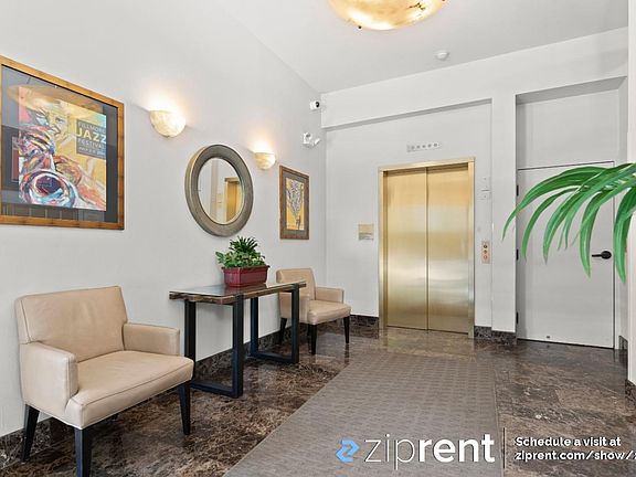 5th image of 2040 Sutter St APT 205