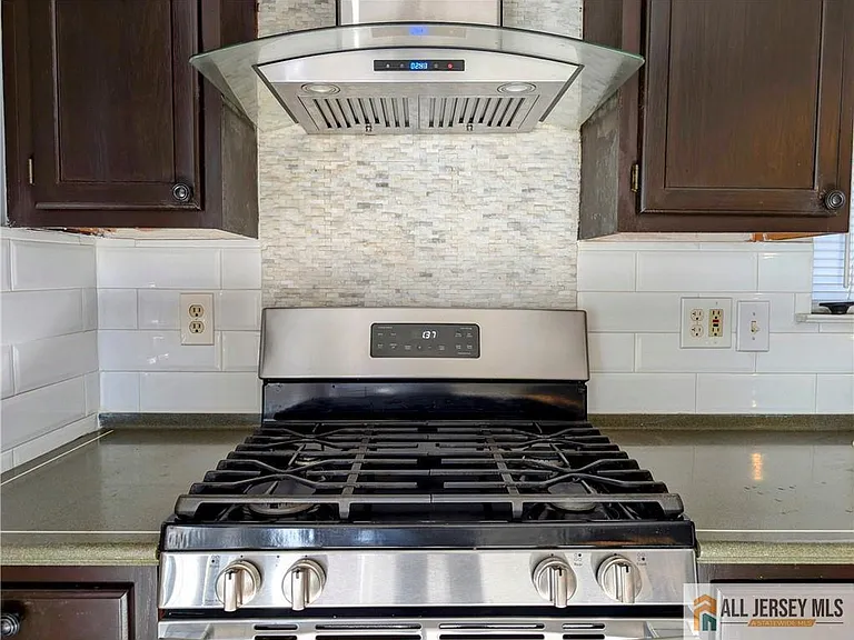 20 Cotoneaster Ct — Photo 8