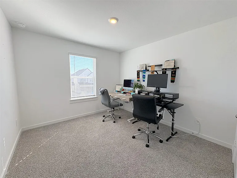 2913 Crown Gate Dr — Photo 21