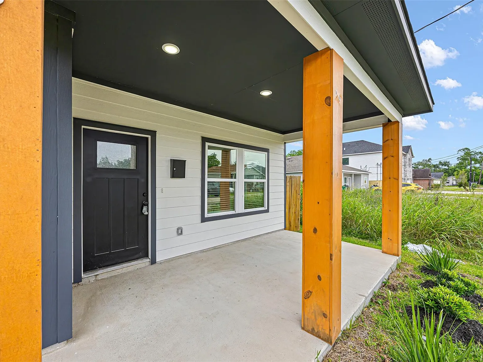 3 bed, 2.5 bath, 2155 sqft, $2,500 — Photo 4