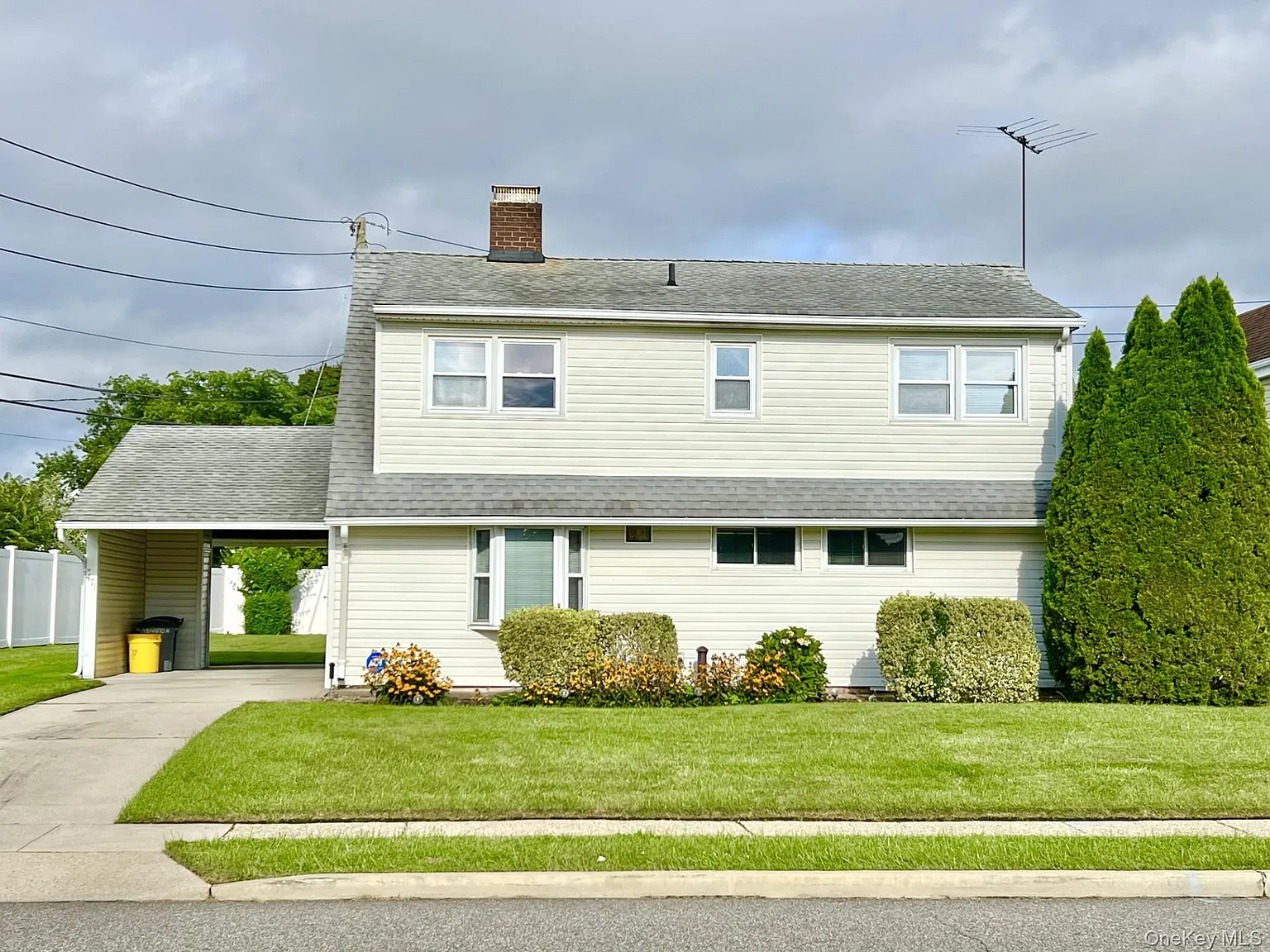 5 bed, 2.0 bath, 1600 sqft, $4,800 — Photo 1