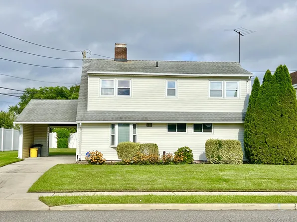 471 Division Ave, Hicksville, NY 11801