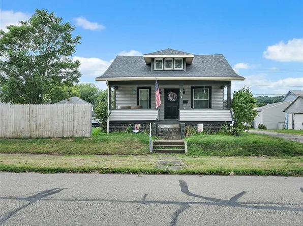 416 S College St, Newcomerstown, OH 43832