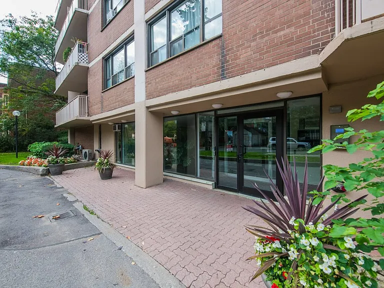 10 Huntley St #1 — Photo 29