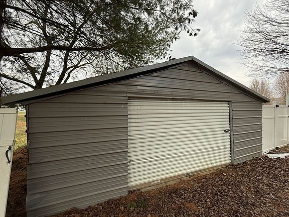 4th image of 1730 Azure Way
