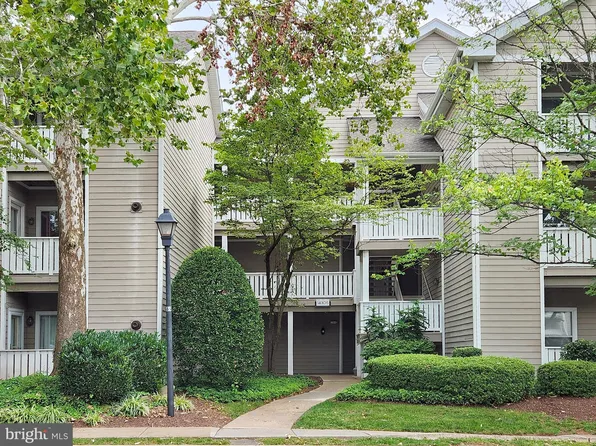 14305 Climbing Rose Way APT 206, Centreville, VA 20121