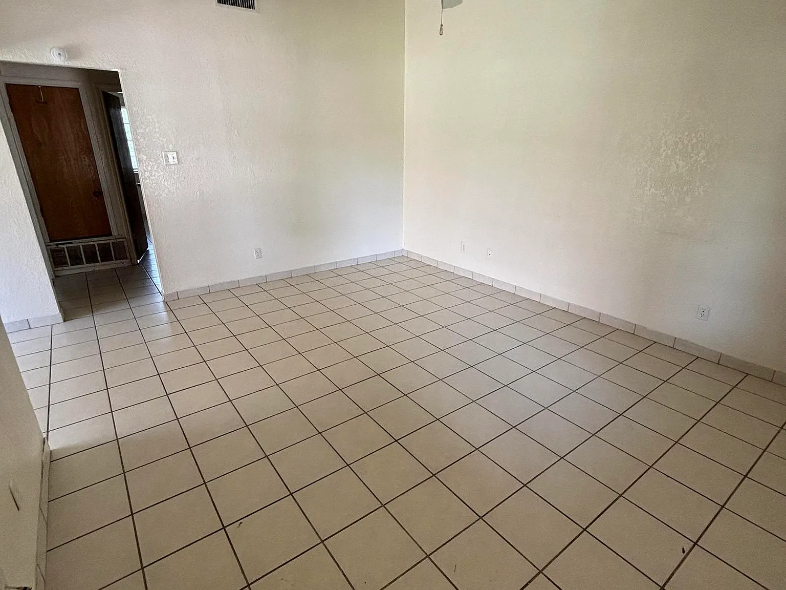 2204 Shoemaker Dr — Photo 2