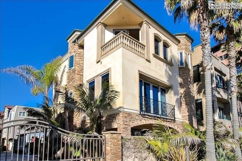 1st image of 16304 Surfside Ave