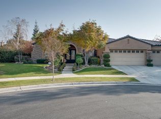 10300 Gainsborough Ct, Bakersfield, CA 93312