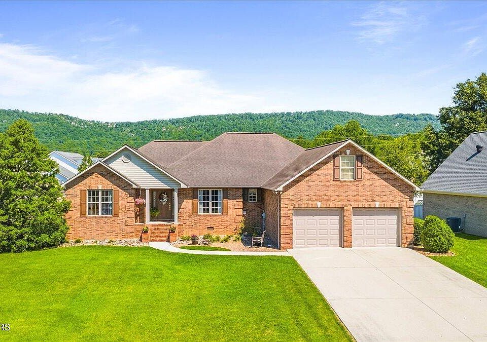 1st image of 263 Preston Cir