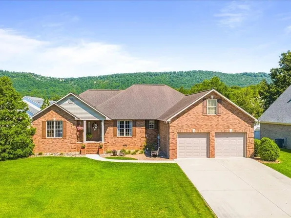 263 Preston Cir, Jacksboro, TN 37757