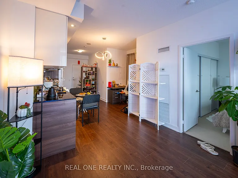121 McMahon Dr #2802 — Photo 6