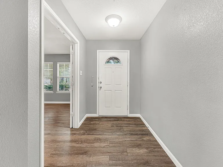 4613 Mountain Oak St — Photo 2