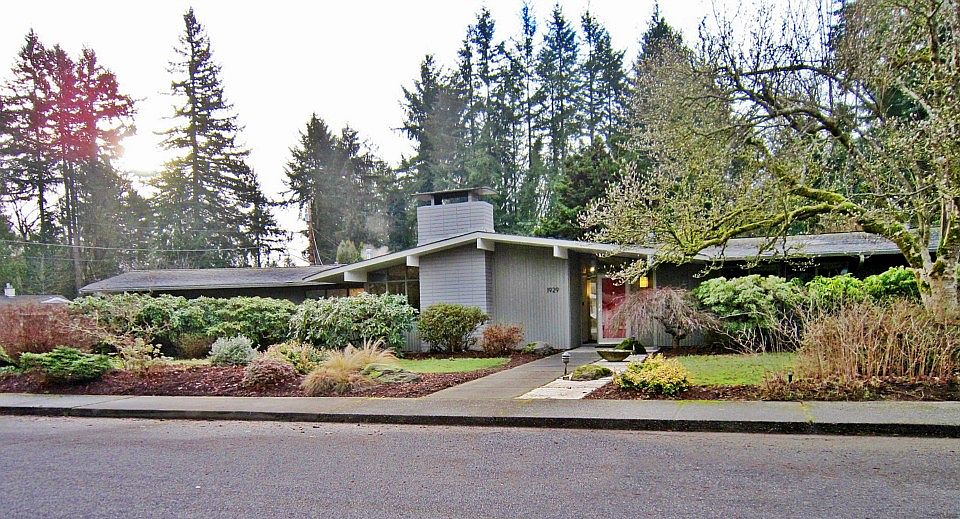 1st image of 1929 Forest Hill Dr SE