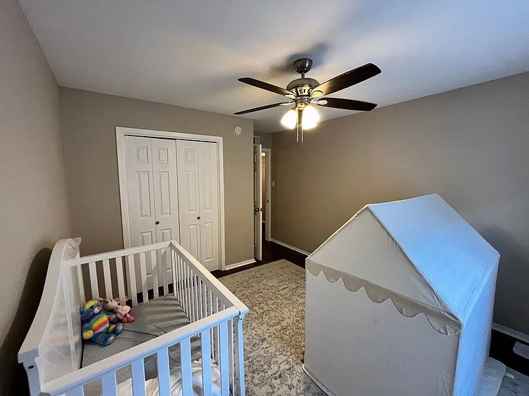 1107 N Locust St — Photo 9